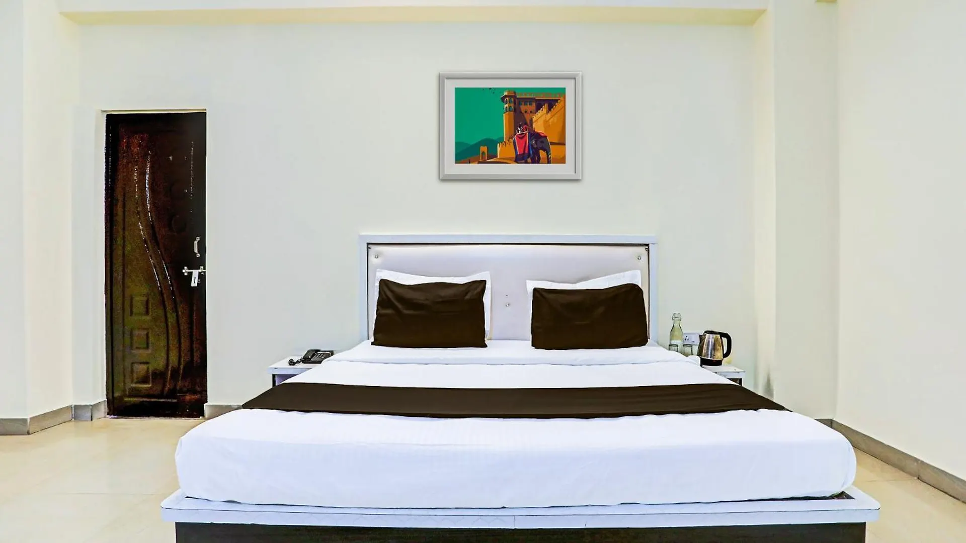 Super Hotel O Hyderabad Gate Iit Bhu Varanasi